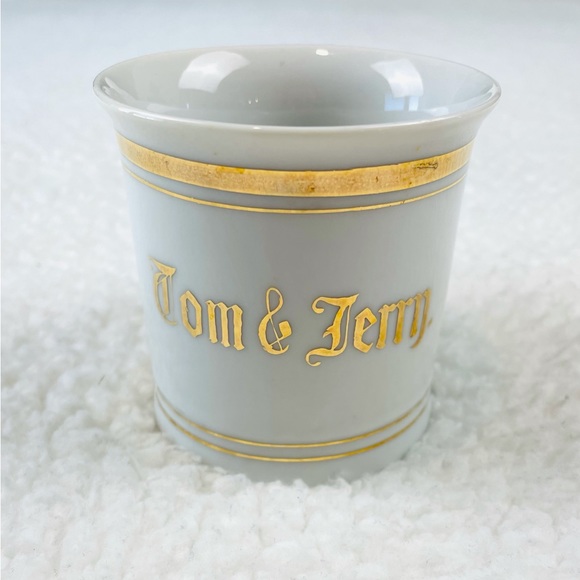 (VTG) TOM & JERRY • Set of 4 White and Gold Tea Cups - Picture 4 of 12
